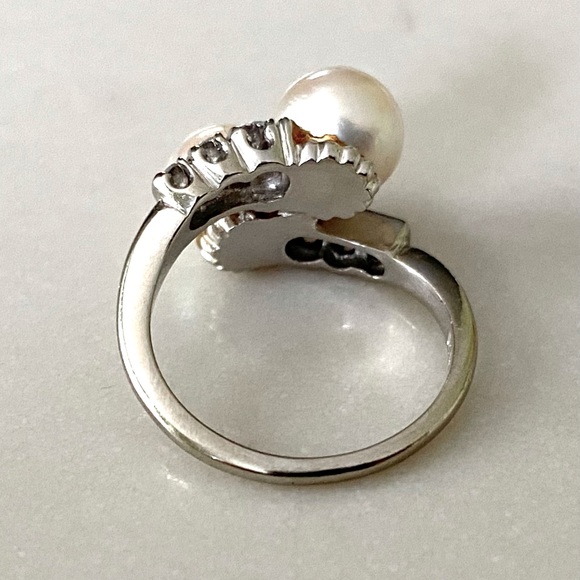 Pearl Diamond Bypass Ring, Sz 5.5, Exc. Cond., Like New. - Picture 9 of 9